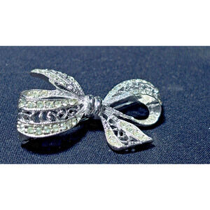 Vintage HEDY Filagree & Rhinestone Ribbon Bow Brooch 1.5"